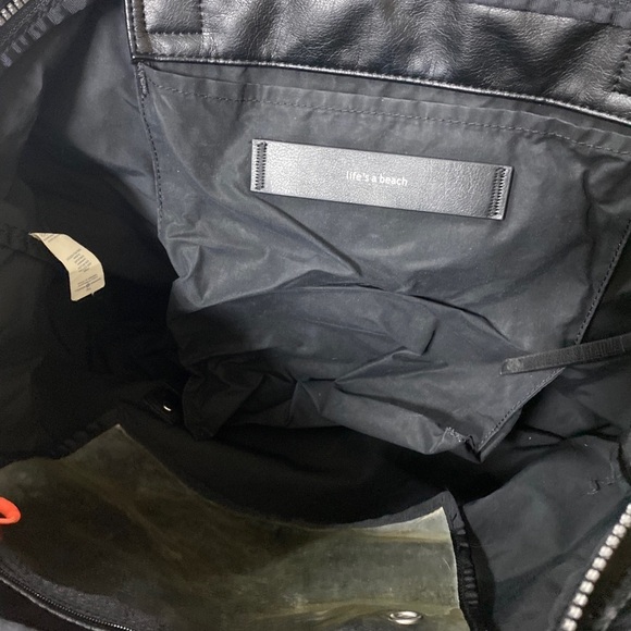 Lululemon Summer lovin Black nylon zipper closure tote - Picture 10 of 14